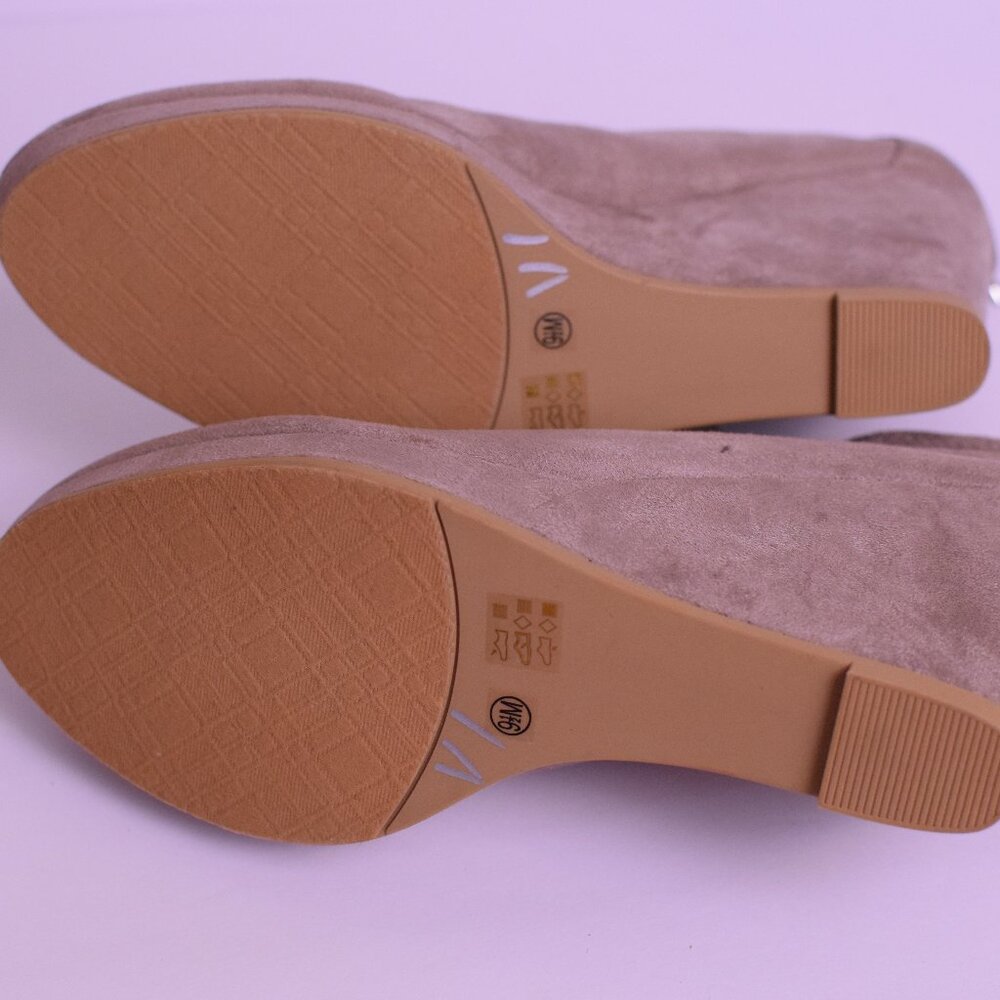 CL by Chinese Laundry Women's Faux Suede Viva Wedge Ankle Booties - Size 9.5M - Picture 6 of 7